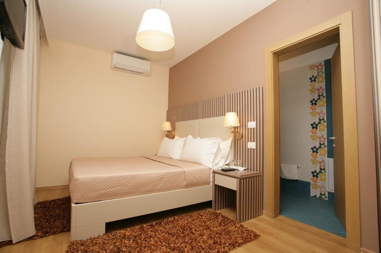 Hotel Vila 60 티라나 외부 사진