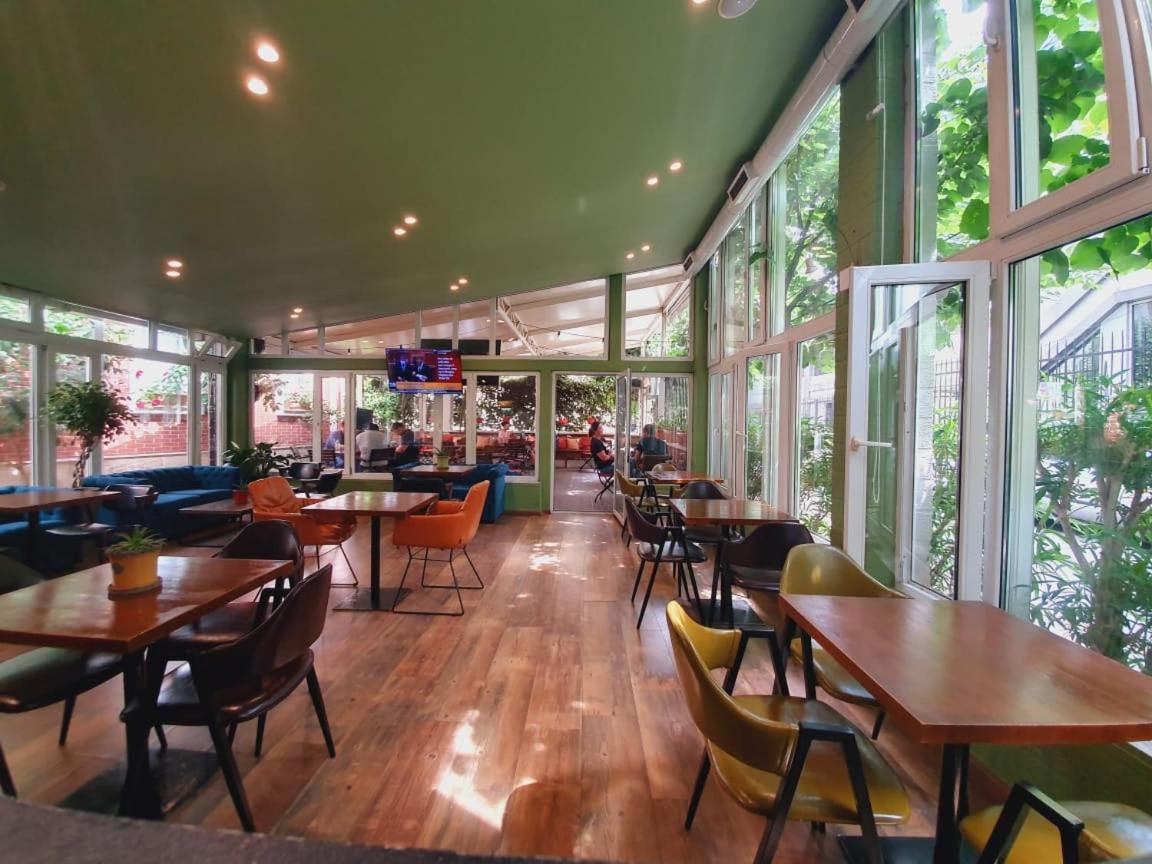 Hotel Vila 60 티라나 외부 사진