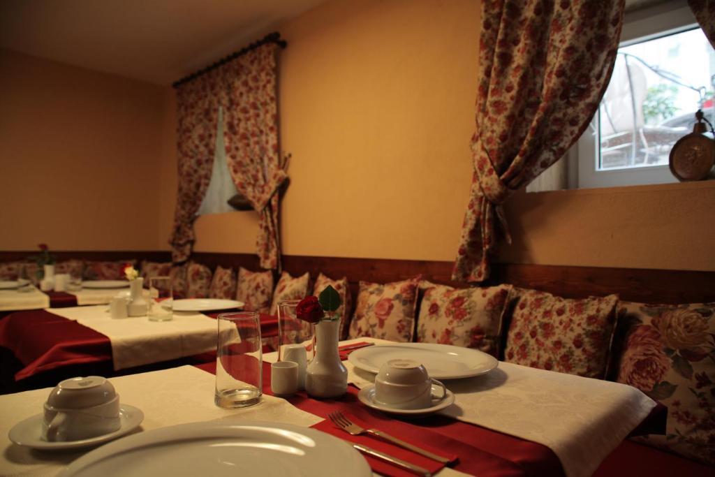 Hotel Vila 60 티라나 외부 사진